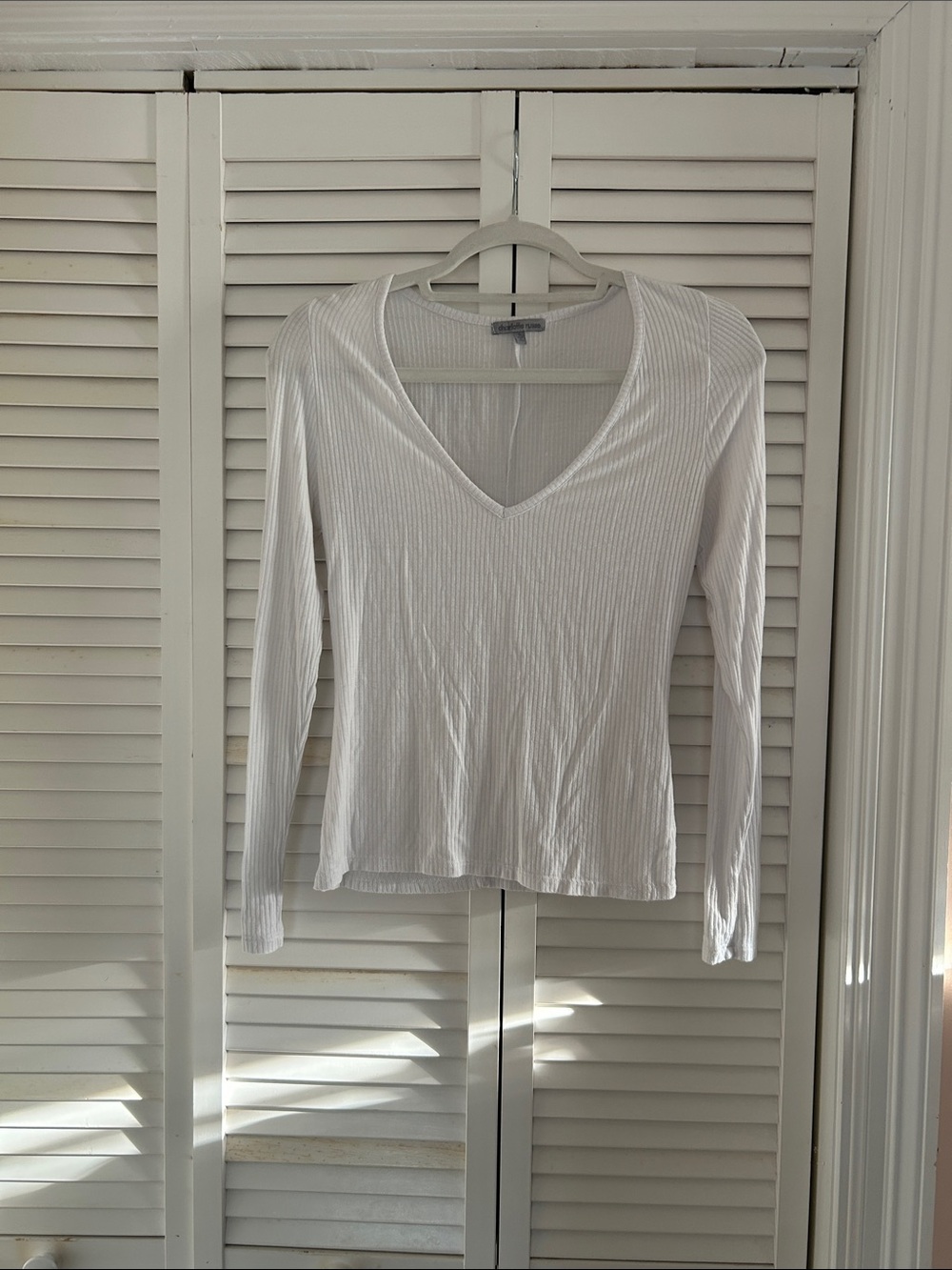 Charlotte Russe White Ribbed V-Neck Long Sleeve Top